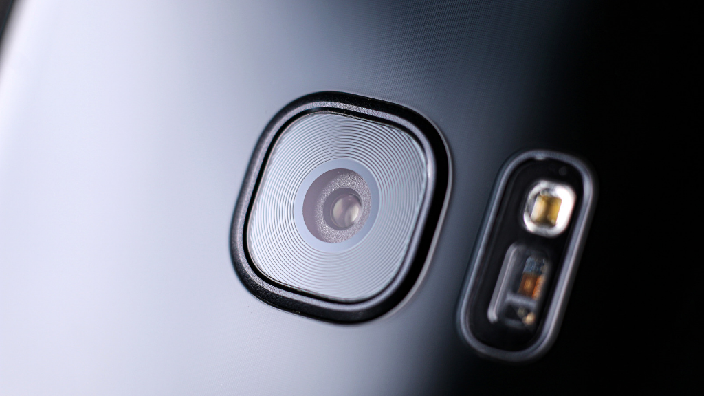 फोन खरीदते समय ध्यान रखें – कैमरा क्वालिटी कैसे जांचें