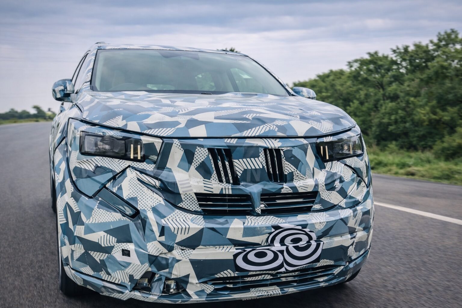 Mahindra XUV 7XO AX9L variant spotted