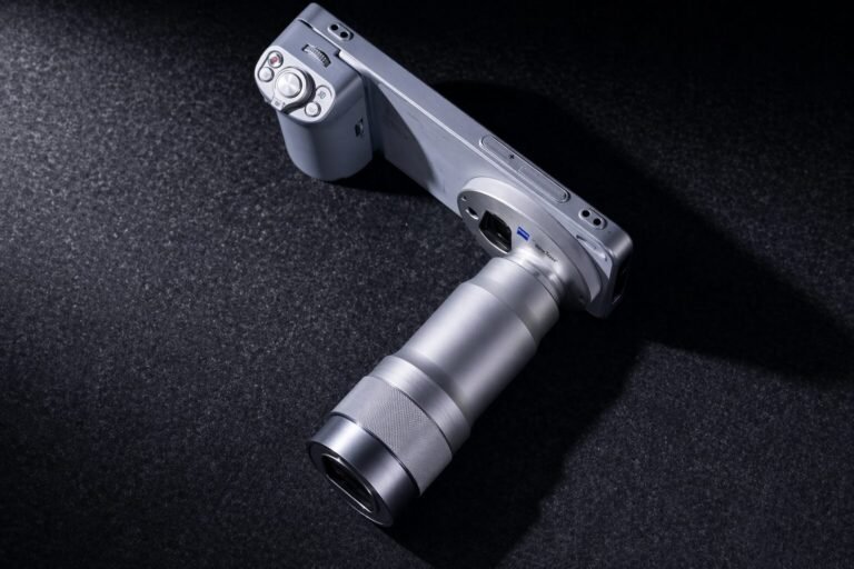 Vivo X300 Ultra India launch 6 May, dual 200MP camera phone with flagship features